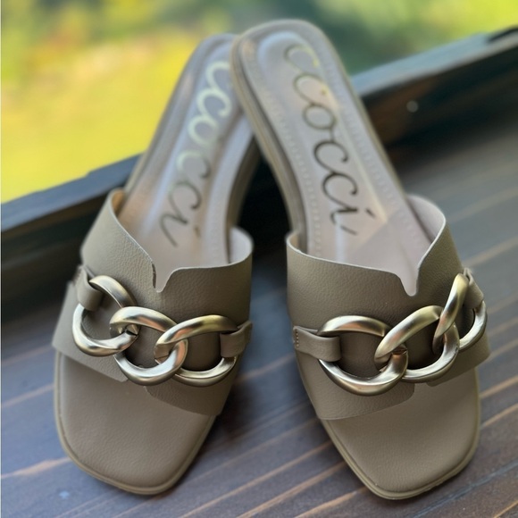 🎉 Bundle 3 for $21 🎉 CCOCCI TAUPE BRONZE CHAIN SANDAL Baylor Slip On Sandal 6.5 - Picture 2 of 10